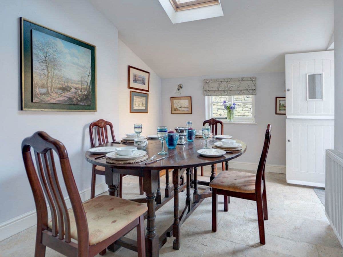 Tiesel Cottage In The Cotswolds - Dining