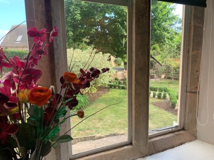 Tiesel Cottage In The Cotswolds - Cottages2Love