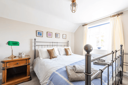 Red Kite Cottage In Easton on the Hill bedroom